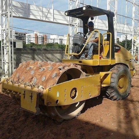 Terraplenagem e Locação de máquinas em geral - Foto 4