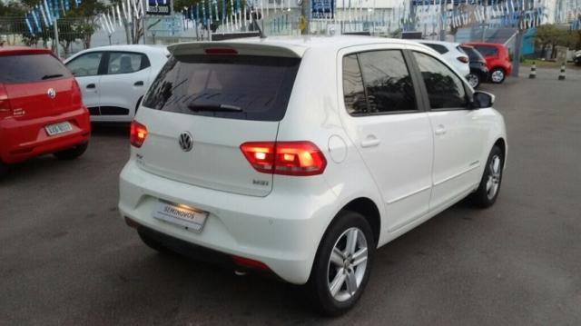 VOLKSWAGEN FOX COMFORTLINE 1.6 8V Branco 2015/2016 - Foto 4