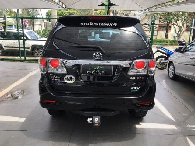 Hilux sw4 srv 3.0 diesel 2013 automatica 7 lugares - Foto 4