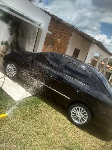 Vendo Voyage carro de boa procedência e nada a fazer - Foto 2