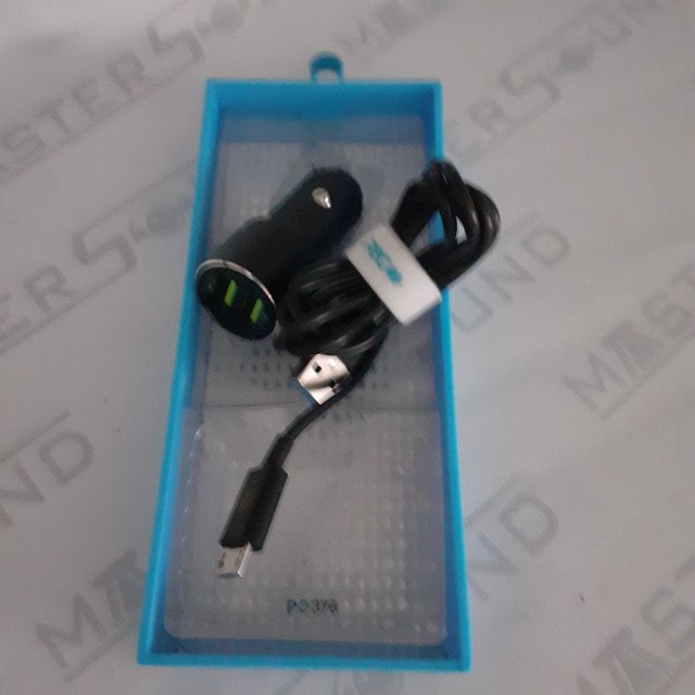 Kit carregador veícular.  Com 2 entradas usb. Cabo com entrada v8. Novo.