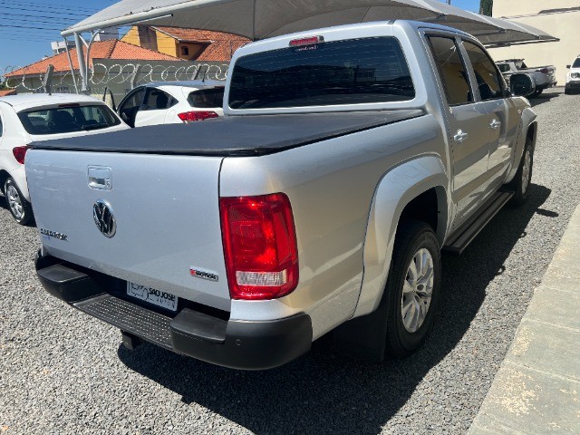 Vw Amarok Cd 4x4 comfortline / diesel / prata / 2020. - Foto 2