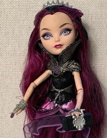 Ever after high raven queen disponível pra compra, está perfeita