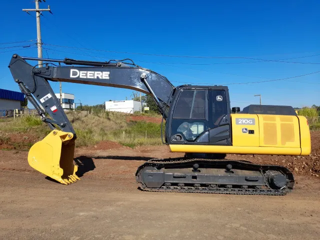 Escavadeira Hidráulica John Deere 210G