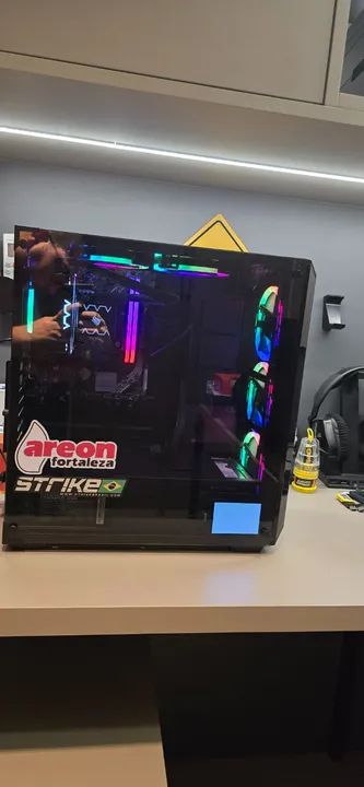 PC Gamer (So tenho a fonte, Gabinete com fans e o Water Cooler)