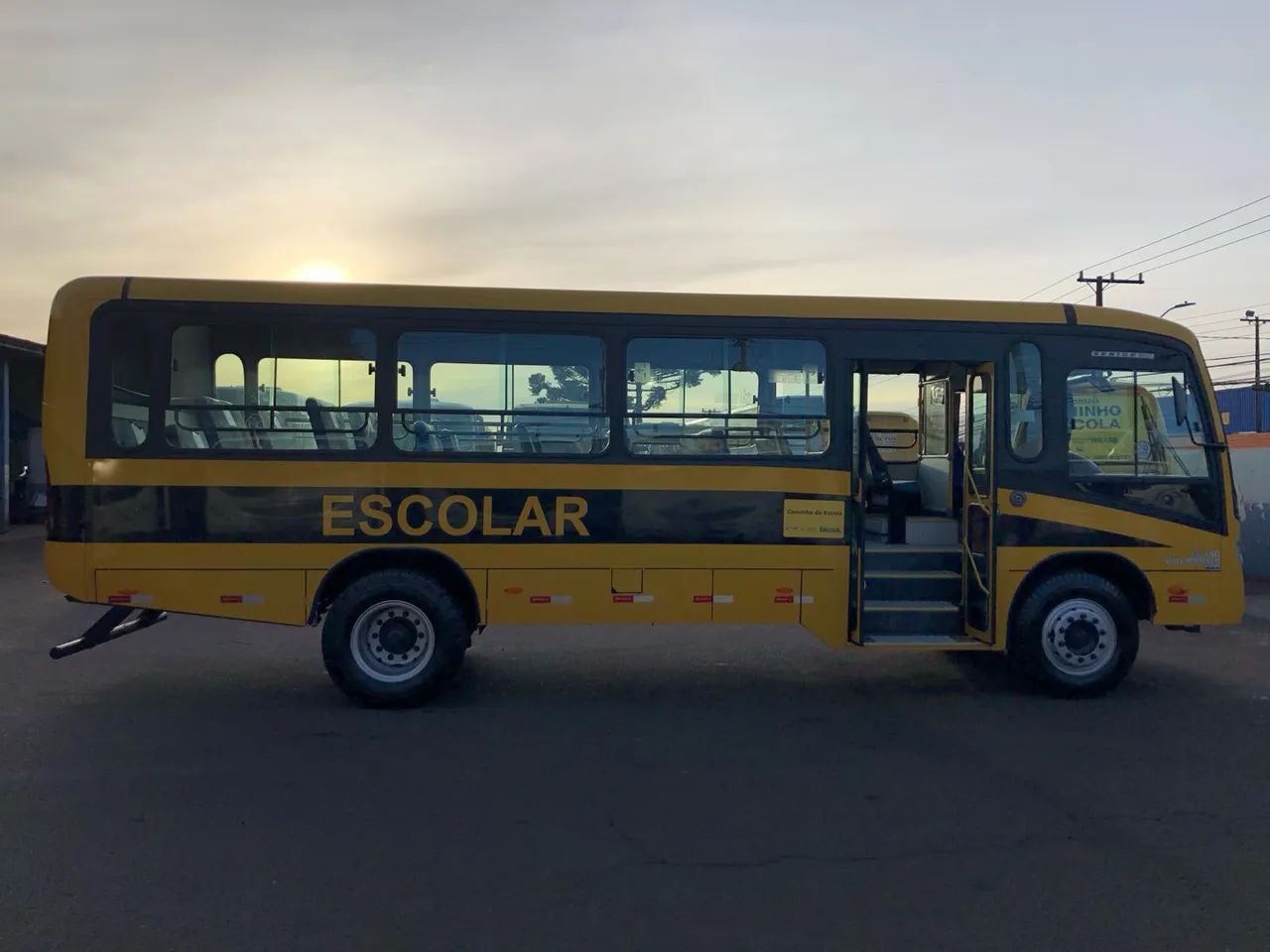 Ônibus escolar Marcopolo senior Midi ano 2014/2014 motor man 15-190 com 48L em cascavel,PR - Foto 8