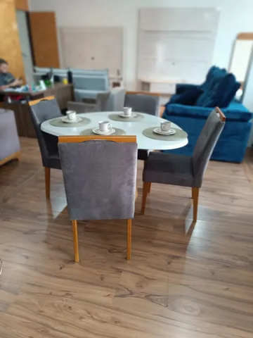 MESA ORGANICA COM 4 CADEIRAS EM MADEIRA MACIÇA 1.35X1.00 SUPER ESTILOSA