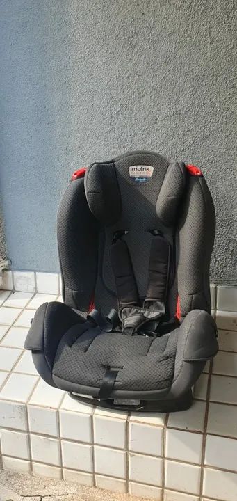 Cadeira preta para carro Matrix Evolution 0 a 25 kg - Foto 4