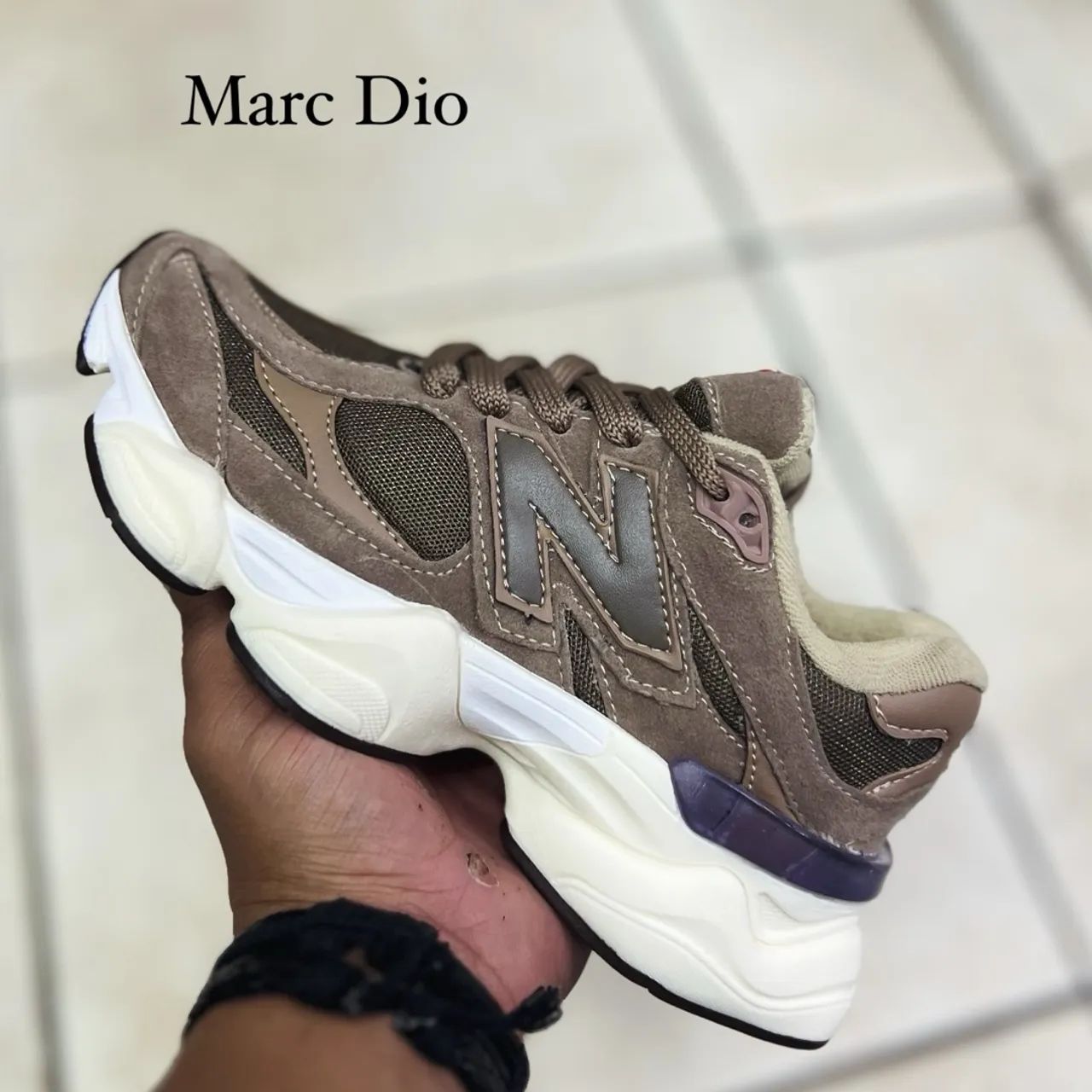 Tênis New Balance 9060 - Foto 2