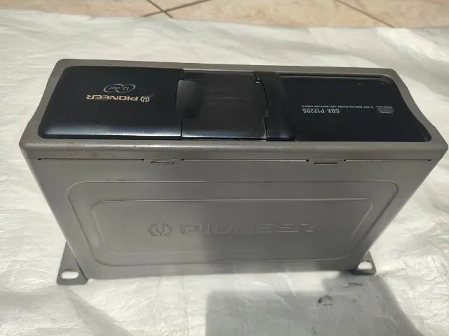 DISQUETEIRA PIONEER 12 cds MODELO CDX P1220S COM  CABOS CONTROLE E MAGAZINE - Foto 6