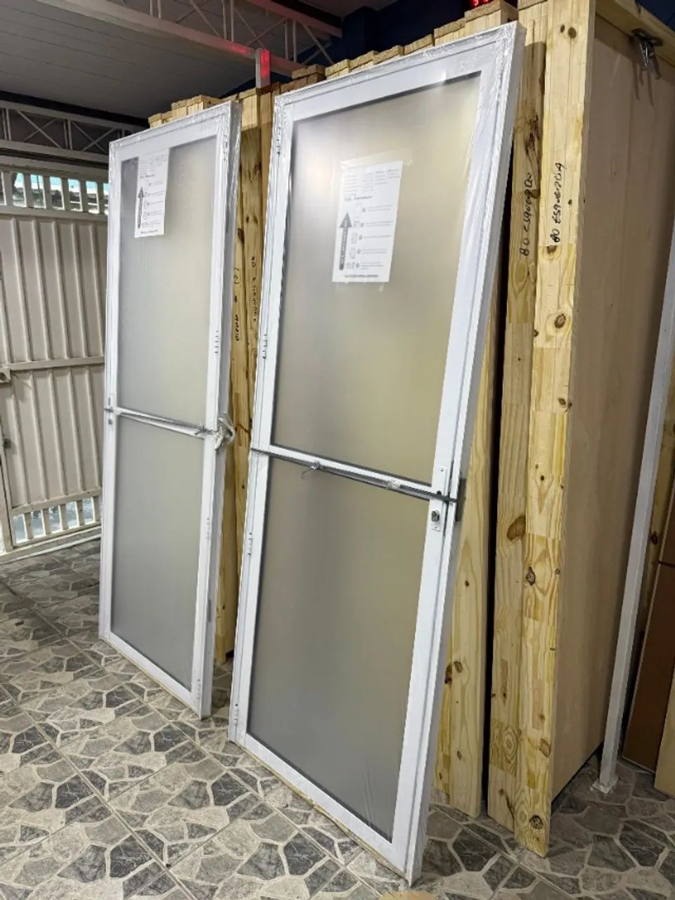  NOVIDADE CHEGANDO!   Porta Panorâmica 2,10 x 0,80 com vidro boreal - Foto 2