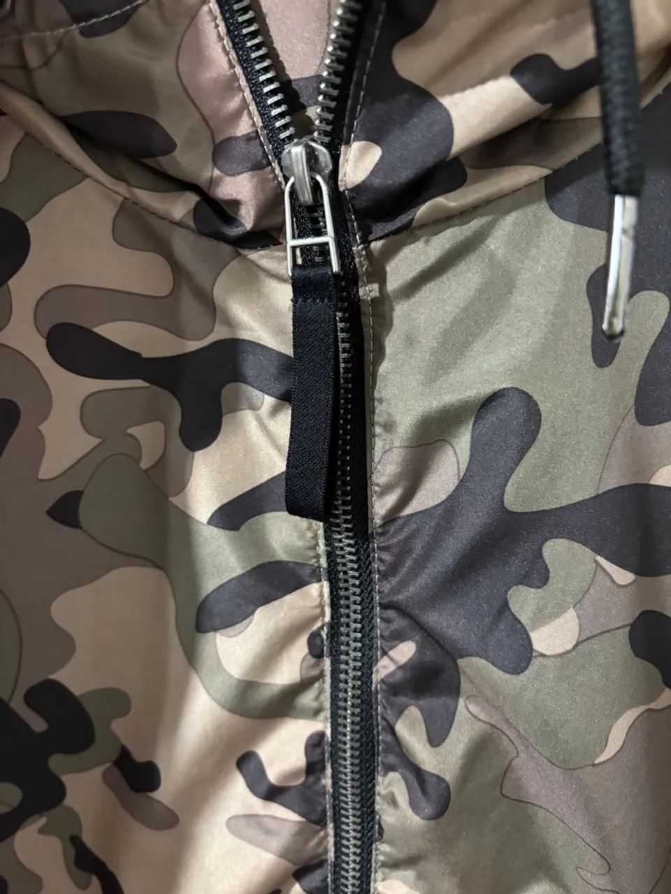 Jaqueta Camuflada com Capuz - Foto 3