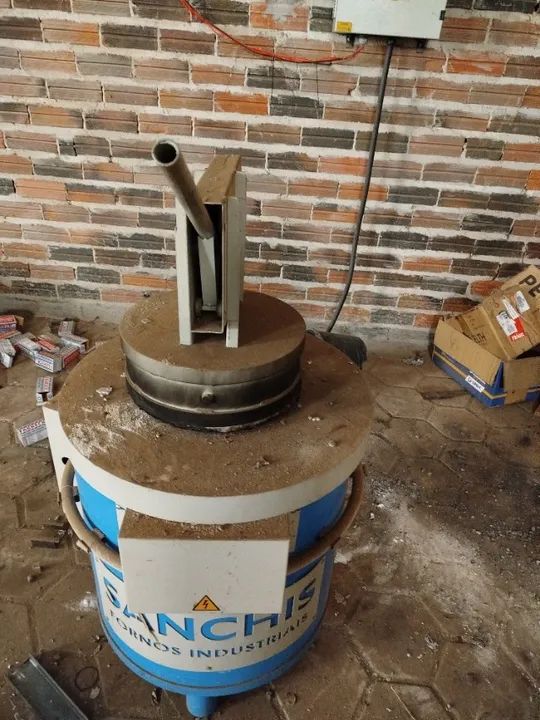Vendo forno de fundição alumínio Semi-novo  - Foto 2