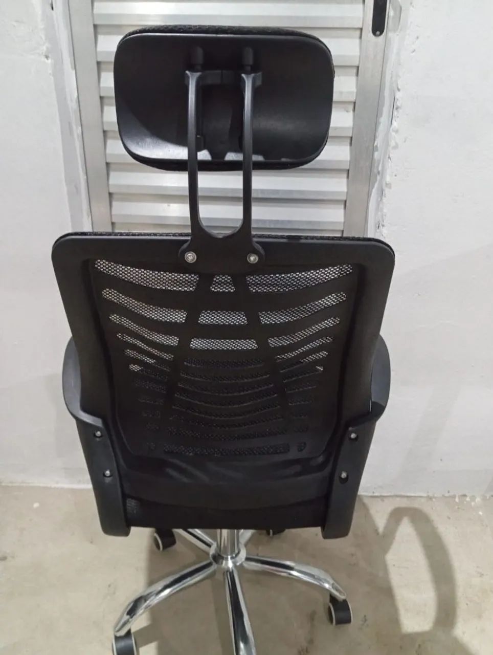 Cadeira de Escritório Ergonômica com Rodas - Foto 4