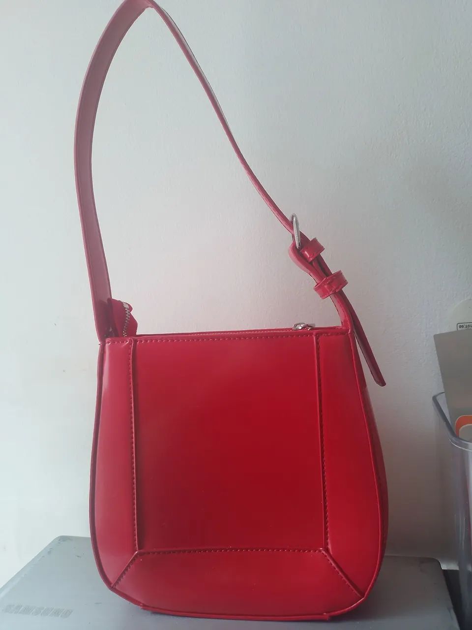 Linda bolsa vermelha usada apenas 1 vez 