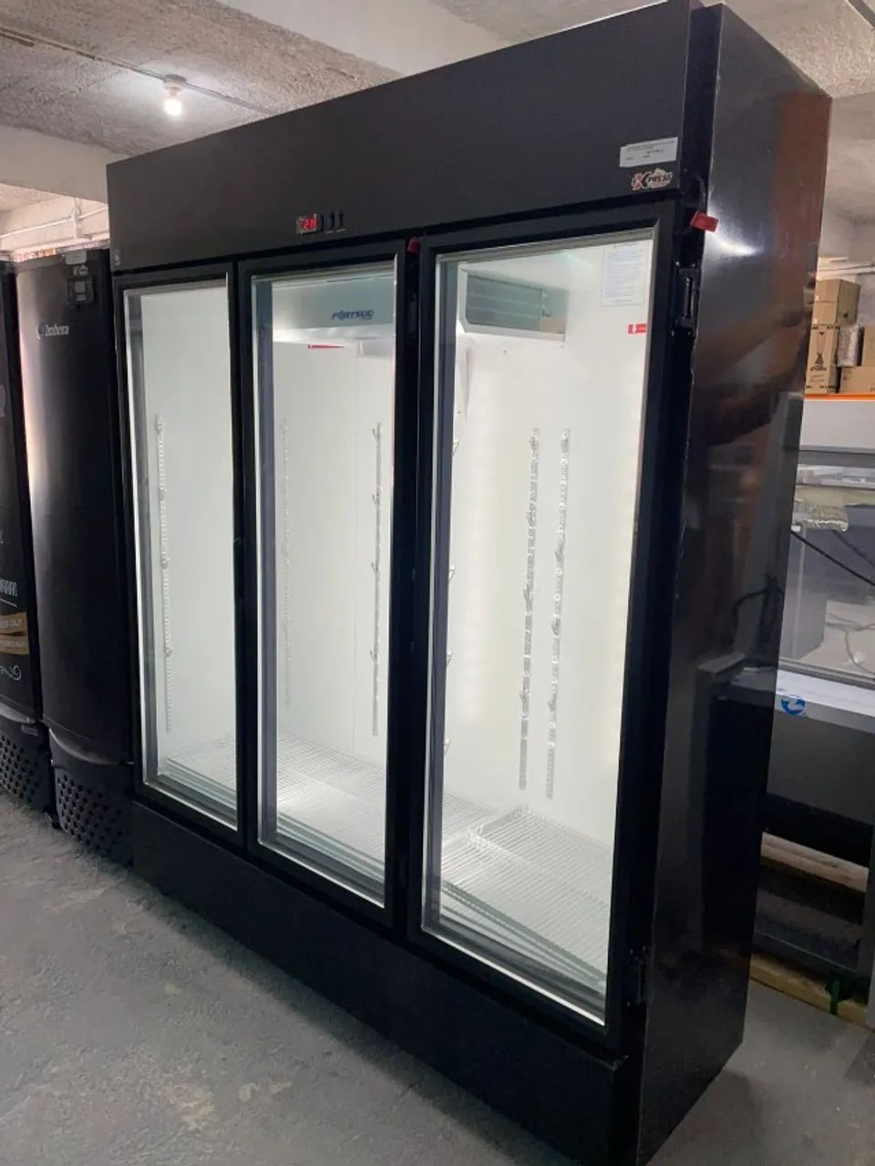 Cervejeira 3 portas aquecidas 