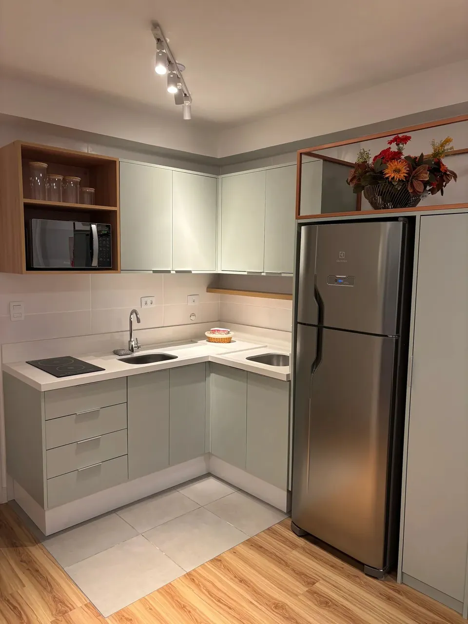 Apartamento para aluguel tem 33 metros quadrados com 1 quarto em Centro - Curitiba - Paran