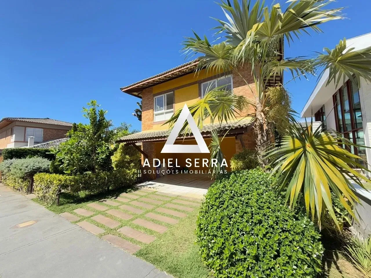 Stella Maris | Acesso Privativo à Praia | 4 Suítes | Suíte Master | 295m² de Área Construí
