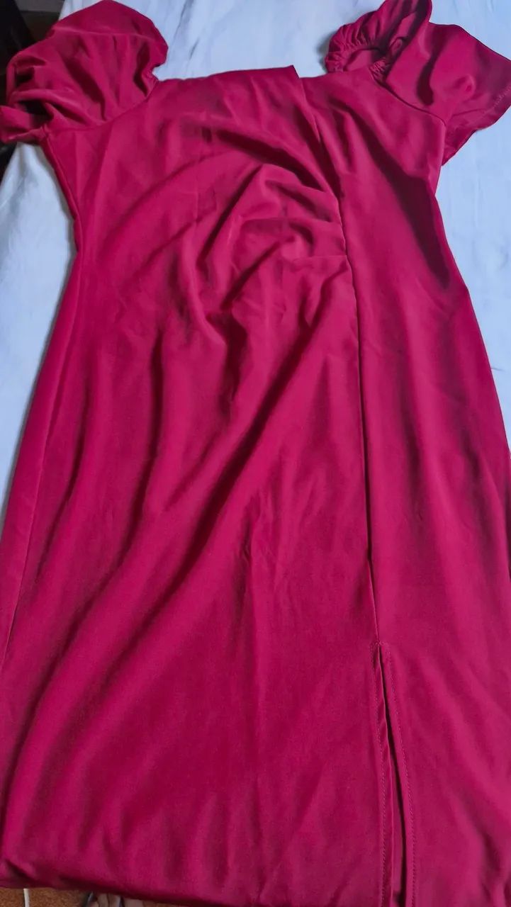 Vestido Vermelho com Detalhes Charmosos - Foto 3