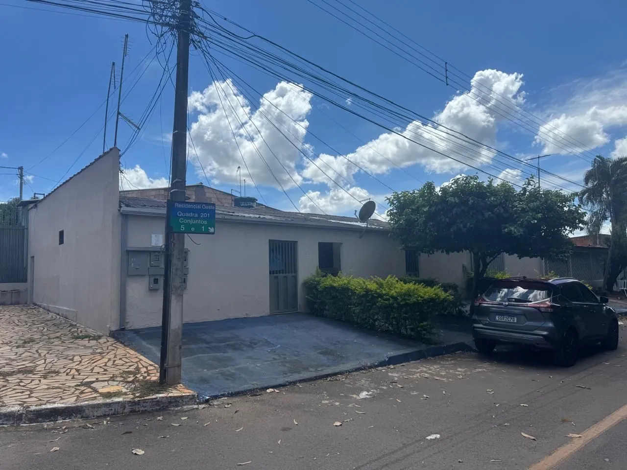 Vendo casa com 06 kitnets *