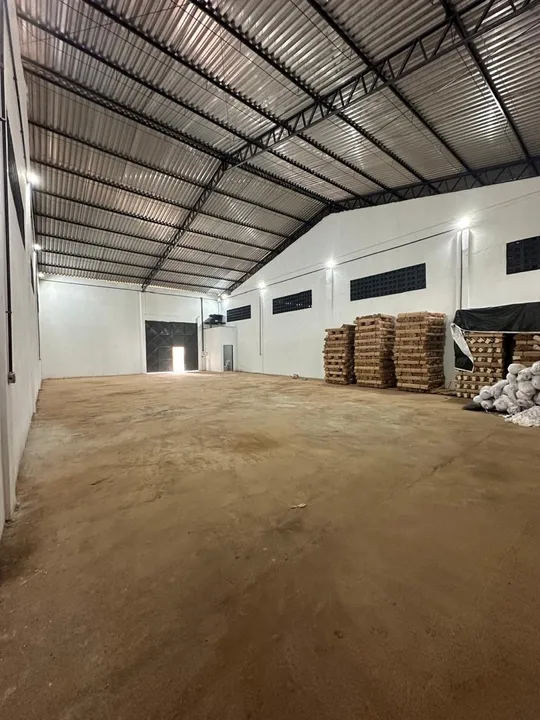 Alugo Galpão na zona Norte.