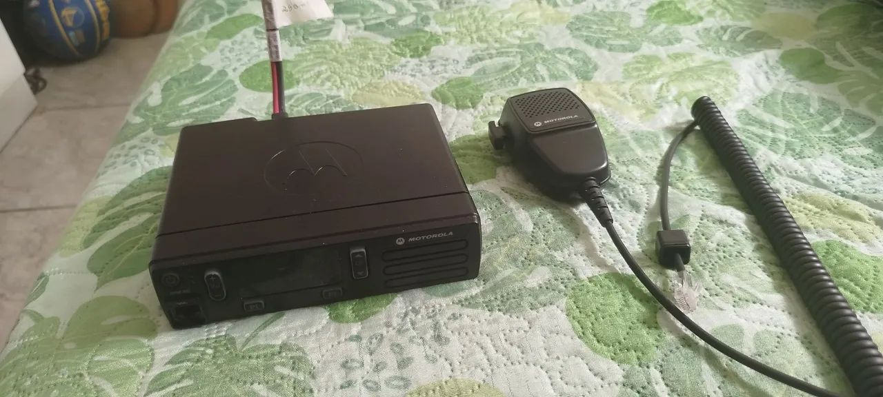 Rádio Motorola Profissional 45 w / vhf - Foto 2