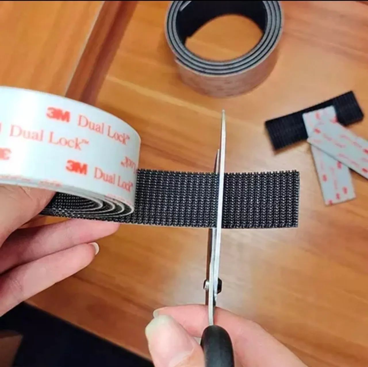 Fita de Velcro adesivo 3m Dual Lock 1 metro - Foto 3