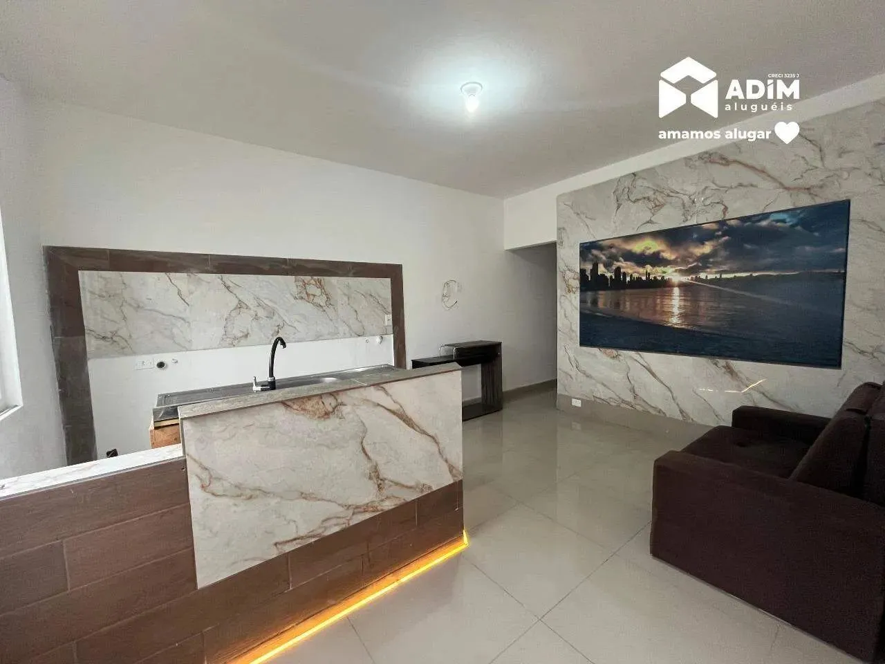 Aluguel anual: Apartamento de 2 quartos em Balneário Camboriú
