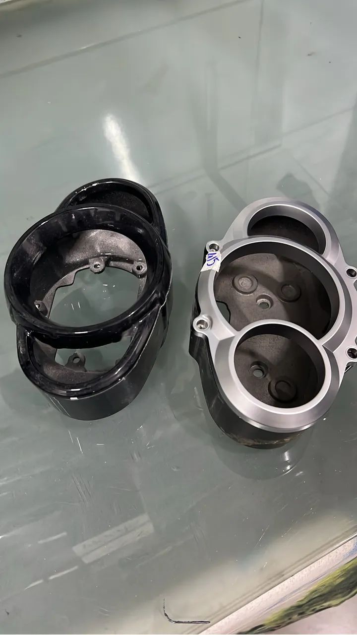 Copo e Moldura Velocímetro Harley Davidson VRod e Muscle Rod
