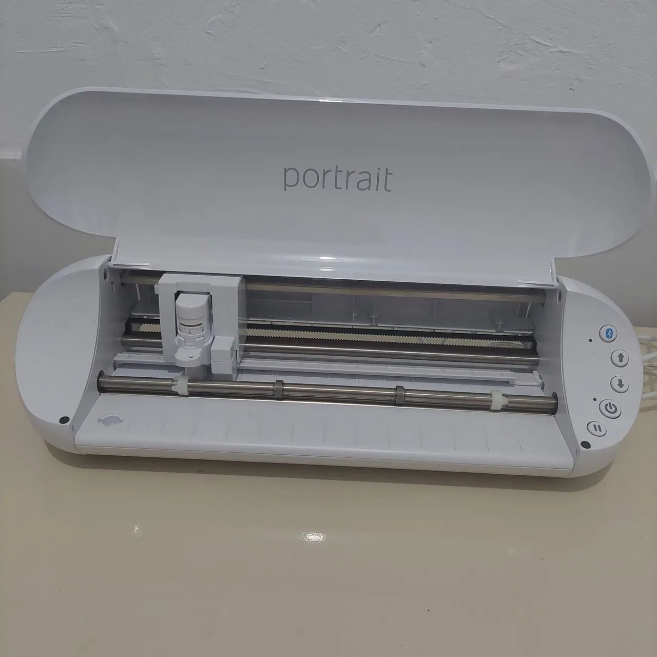 Silhouette Portrait 3 nova