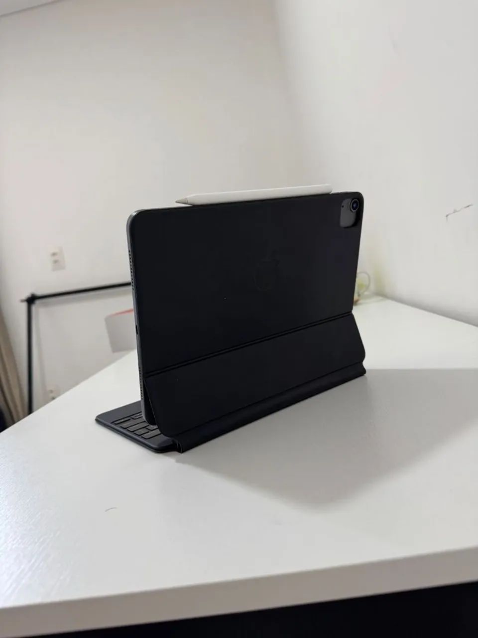 ipad Air 4 + apple pencil + magic keyboard - Tablets e E-Readers