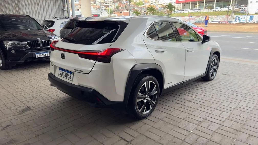 Lexus UX-250h Dynamic 2.0 16V Aut.(hybrid), foto 6 de 14