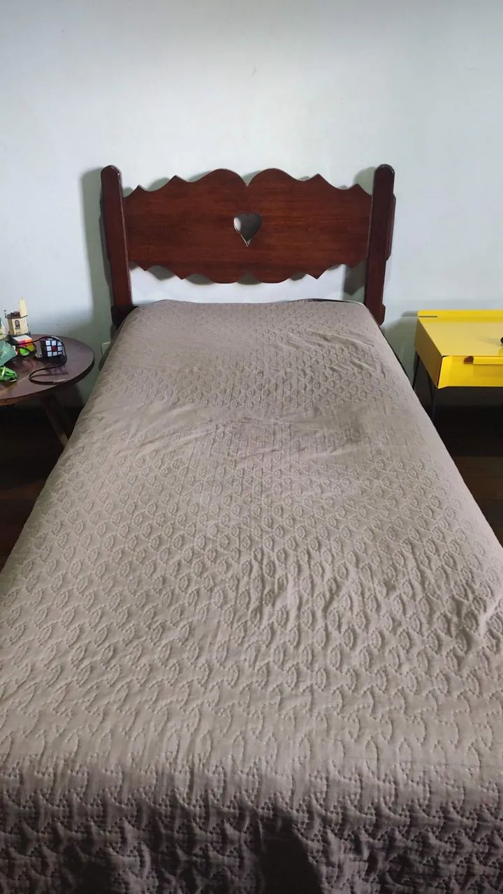 Single bed63824087409409120