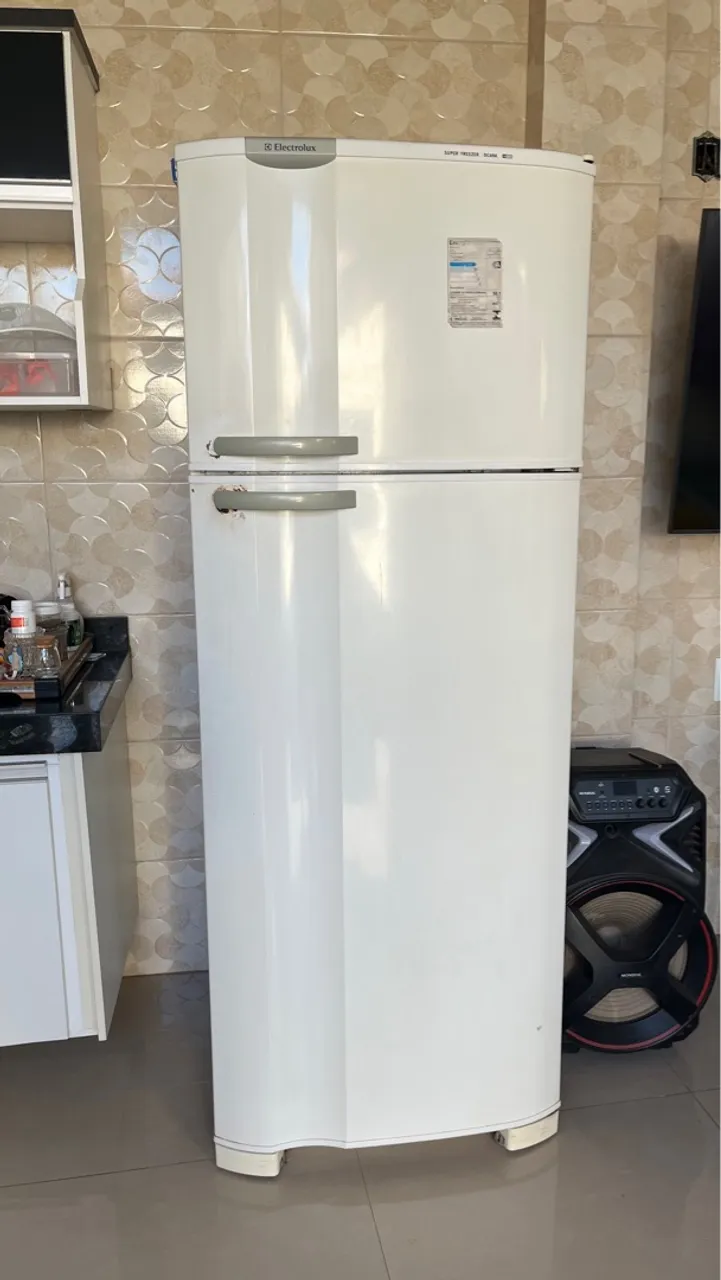 Geladeira Electrolux pra vender logo
