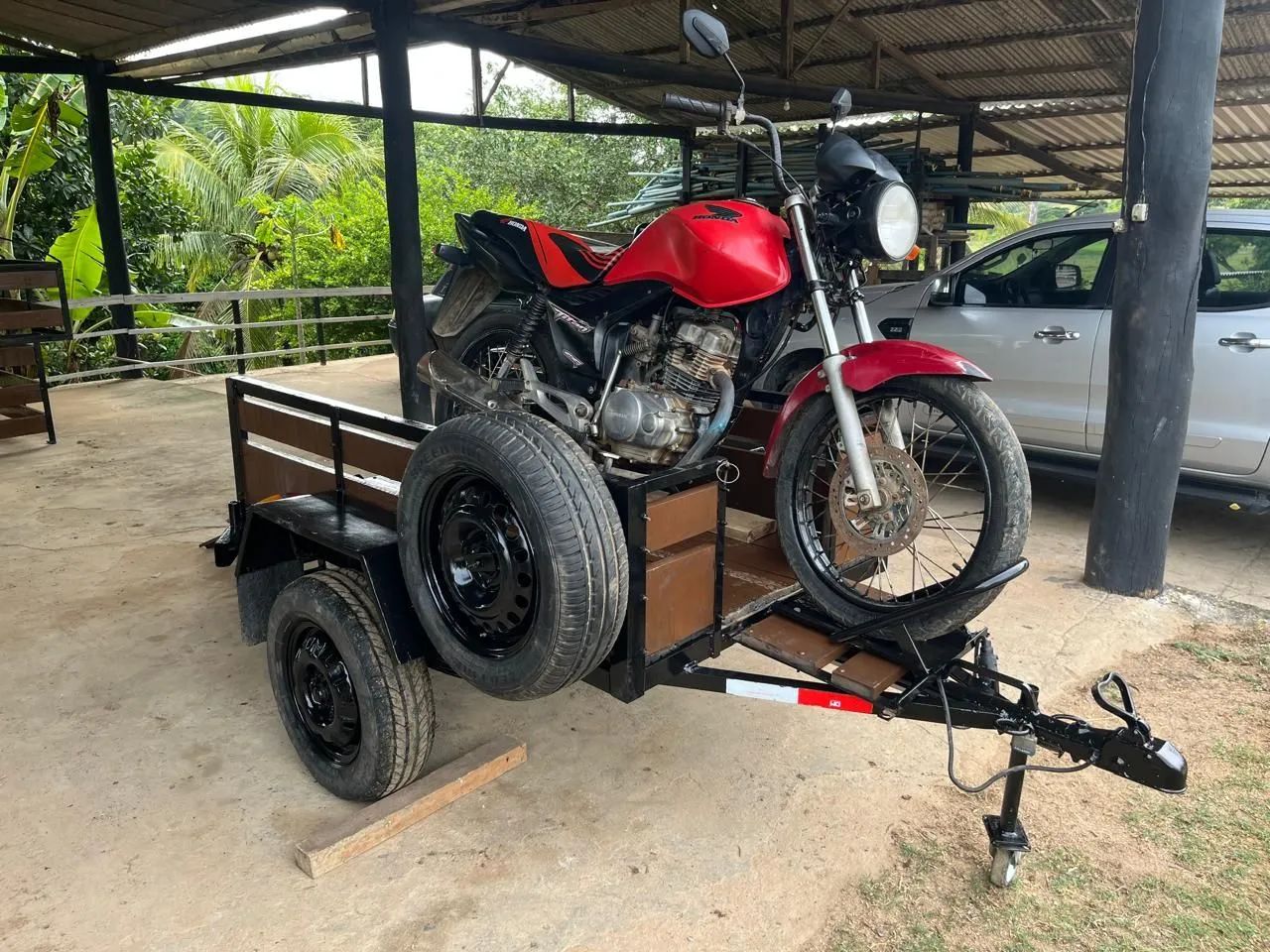 Carreta pra moto, carga ou cavalo 