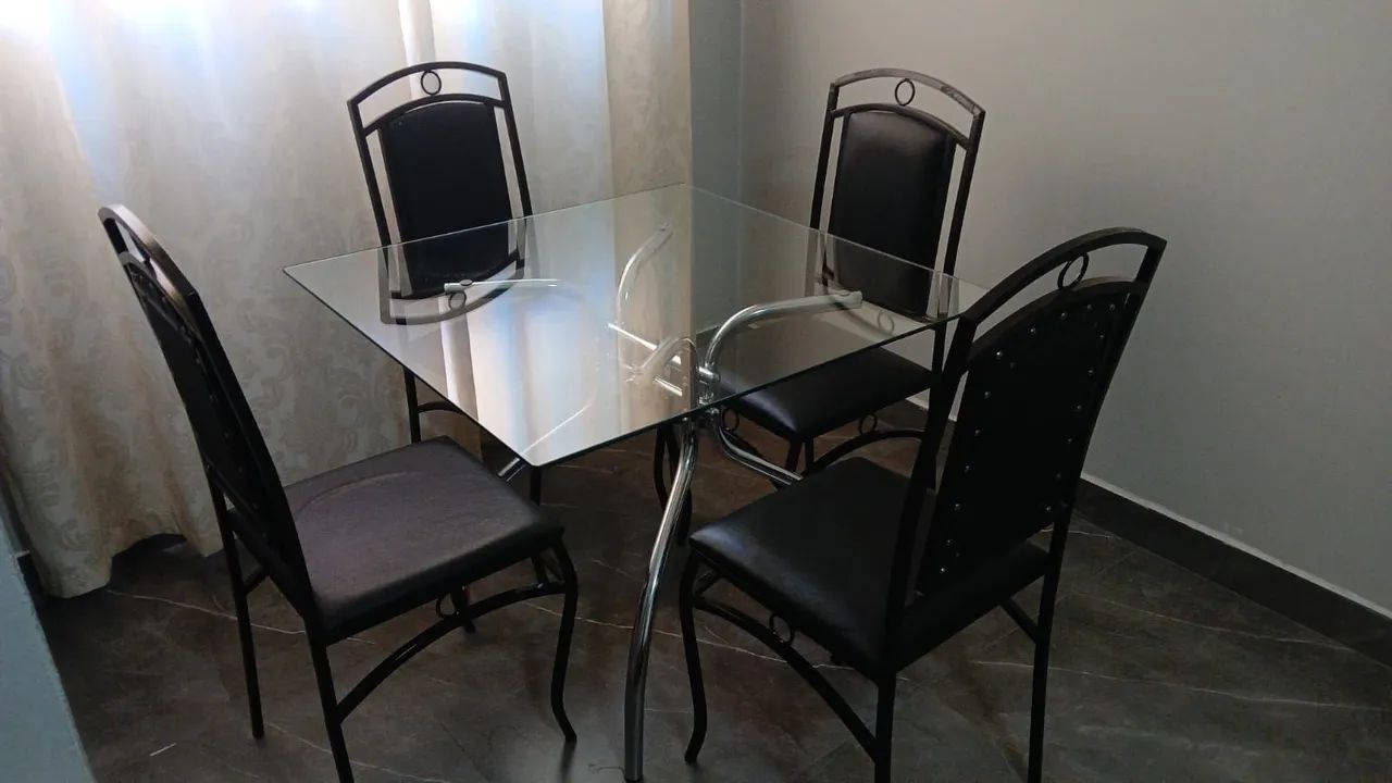 Mesa de Jantar de Vidro Temperado com 4 Cadeiras - Foto 4