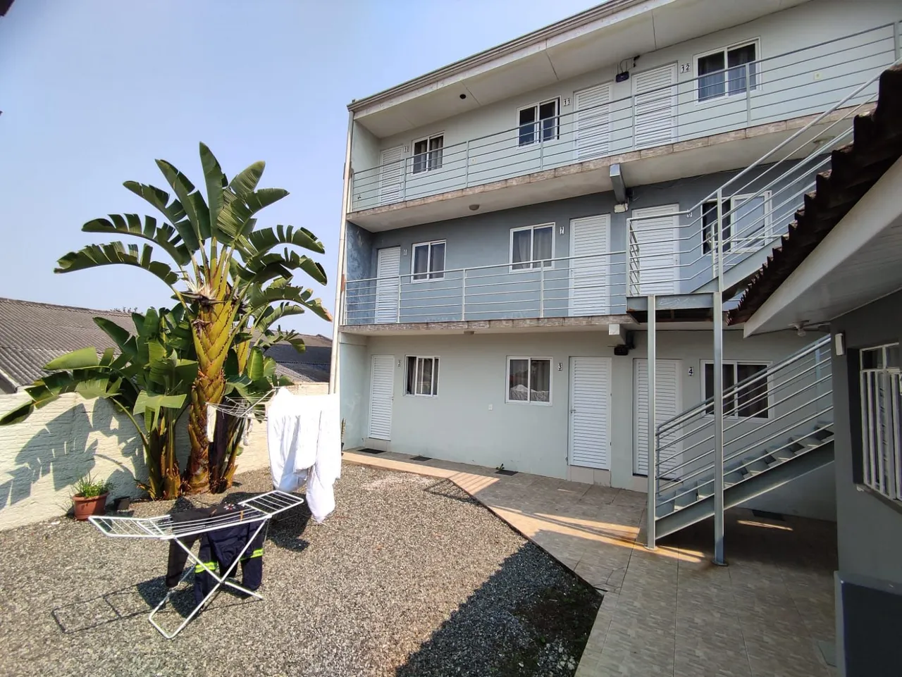 KITNET EM ÓTIMA LOCALIZAÇÃO, AMBIENTE SEGURO