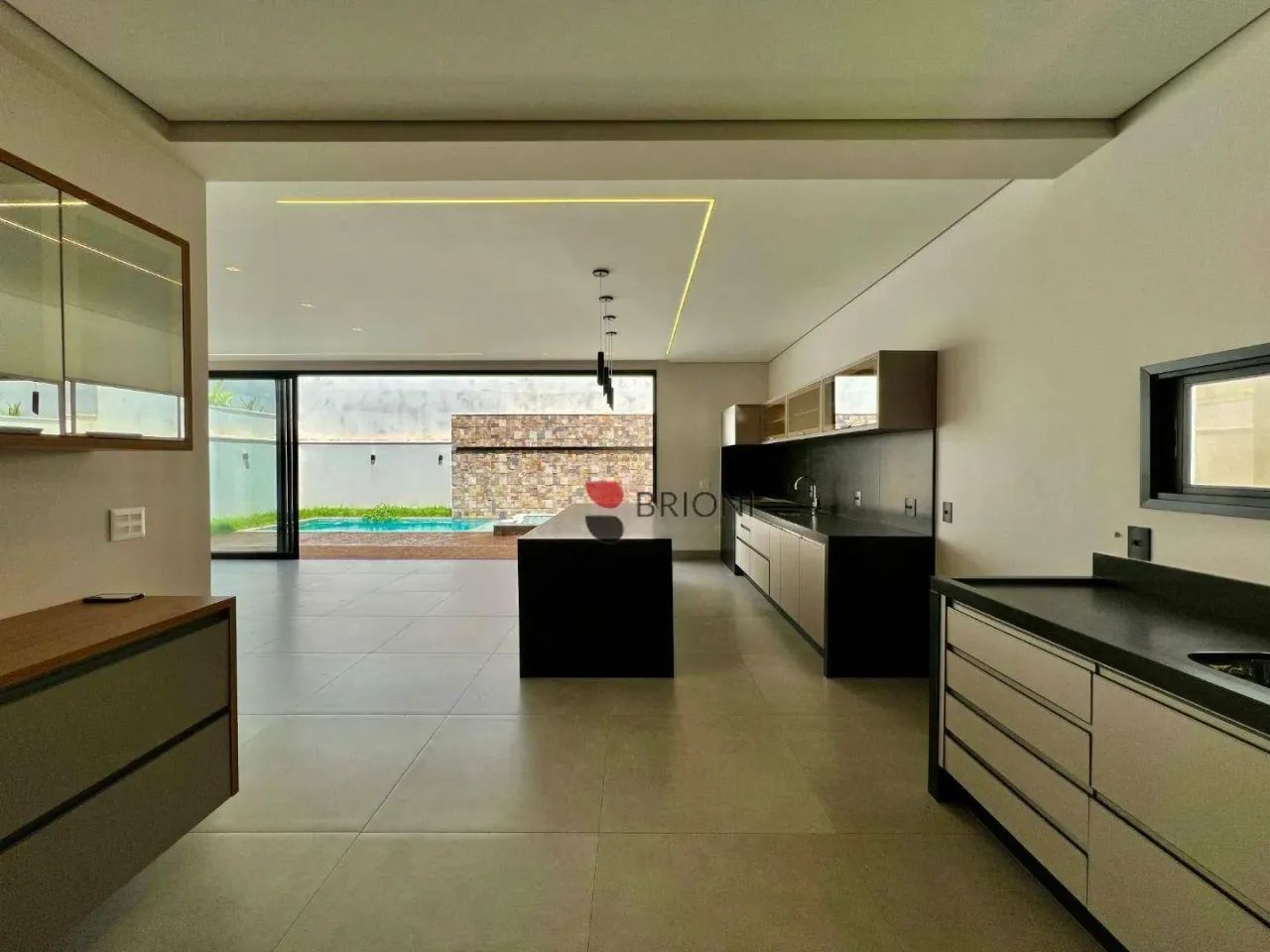 Casa sobrado alto padrão, com 353m², 4 quartos/suíte à venda em condomínio Alphaville, em - Foto 9