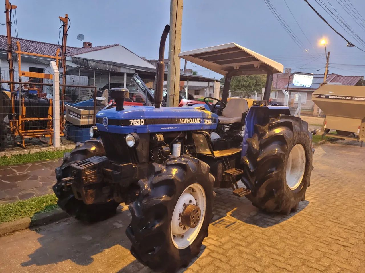 Trator New Holland 7630