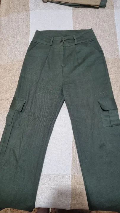 Calça cargo em sarja verde militar - Foto 3