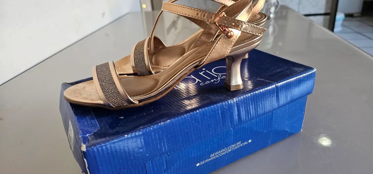 Sandália Salto Dourada nova - Foto 4