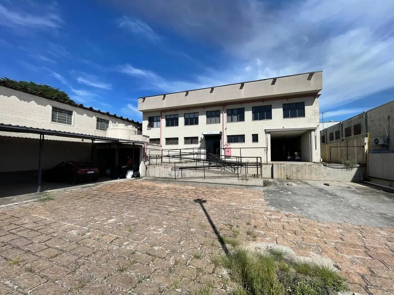 Galpão para venda e aluguel com 1794m²