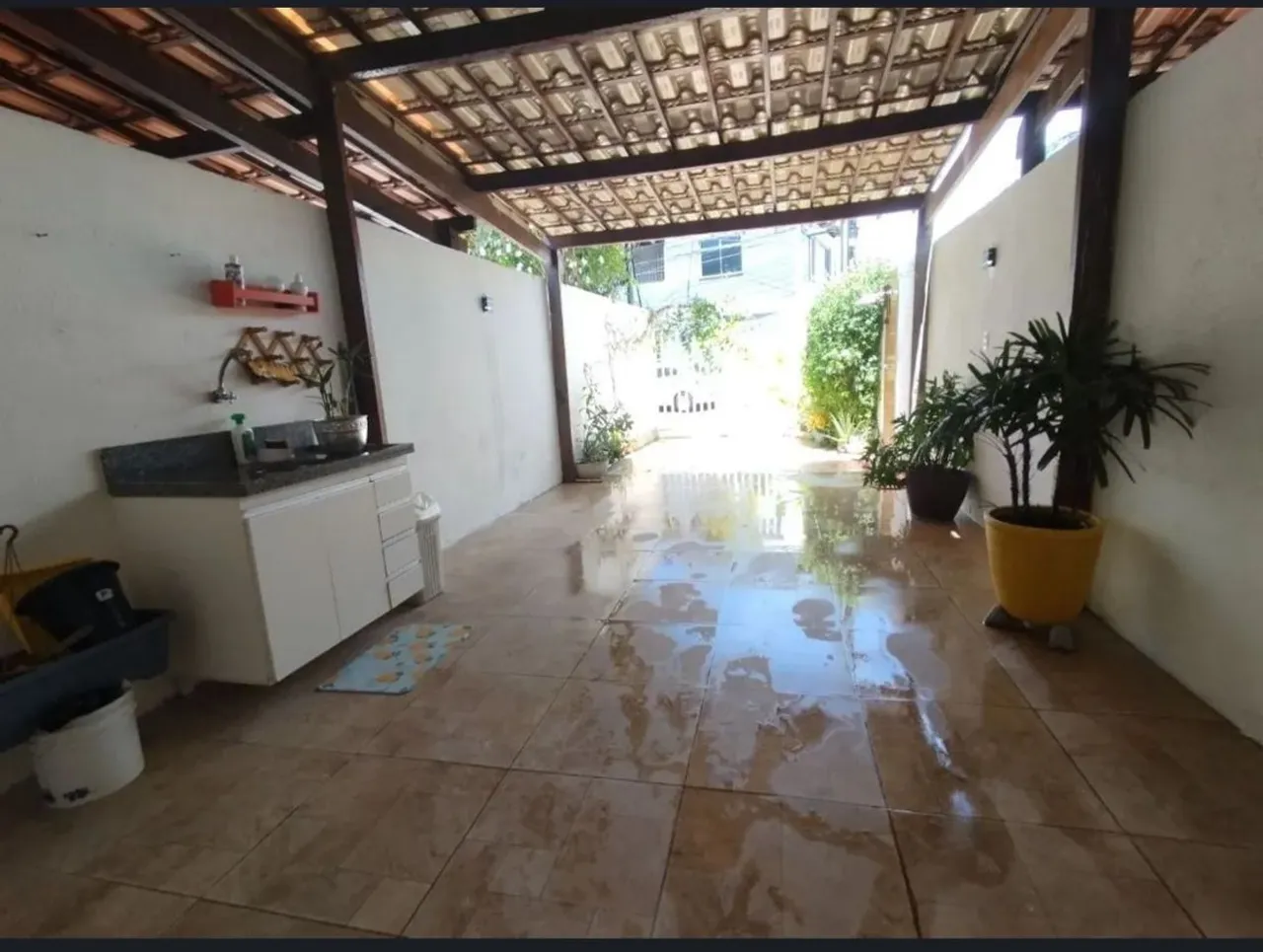 Vende-se casa na farolândia