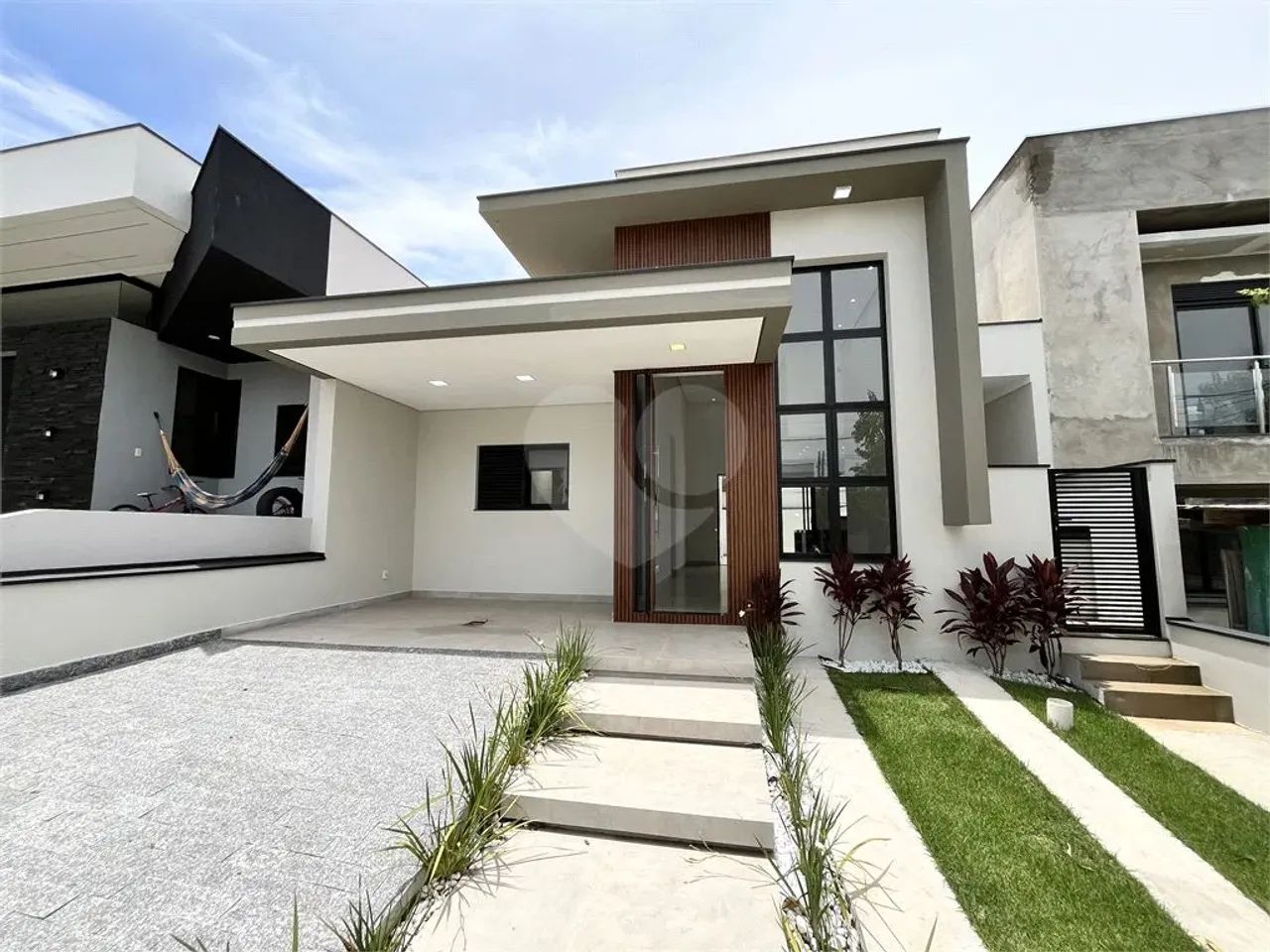 Casa à venda com 3 quartos, sendo 1 suíte, no condomínio Terras de São Francisco, Sorocaba