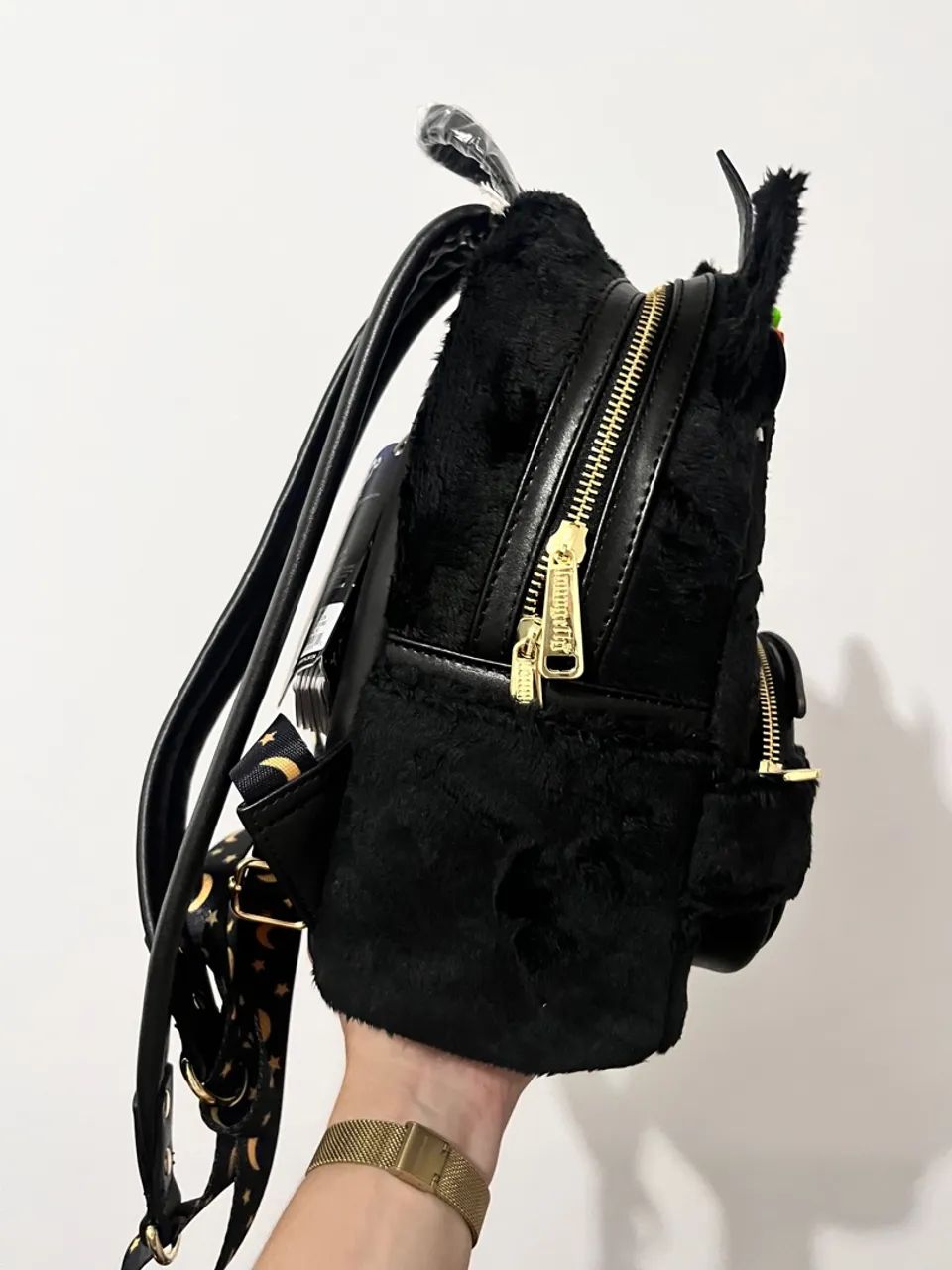Mochila Loungefly Binx - Disney Abracadabra (Hocus Pocus) - Brilha no escuro - Foto 5