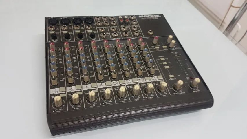 mesa de som