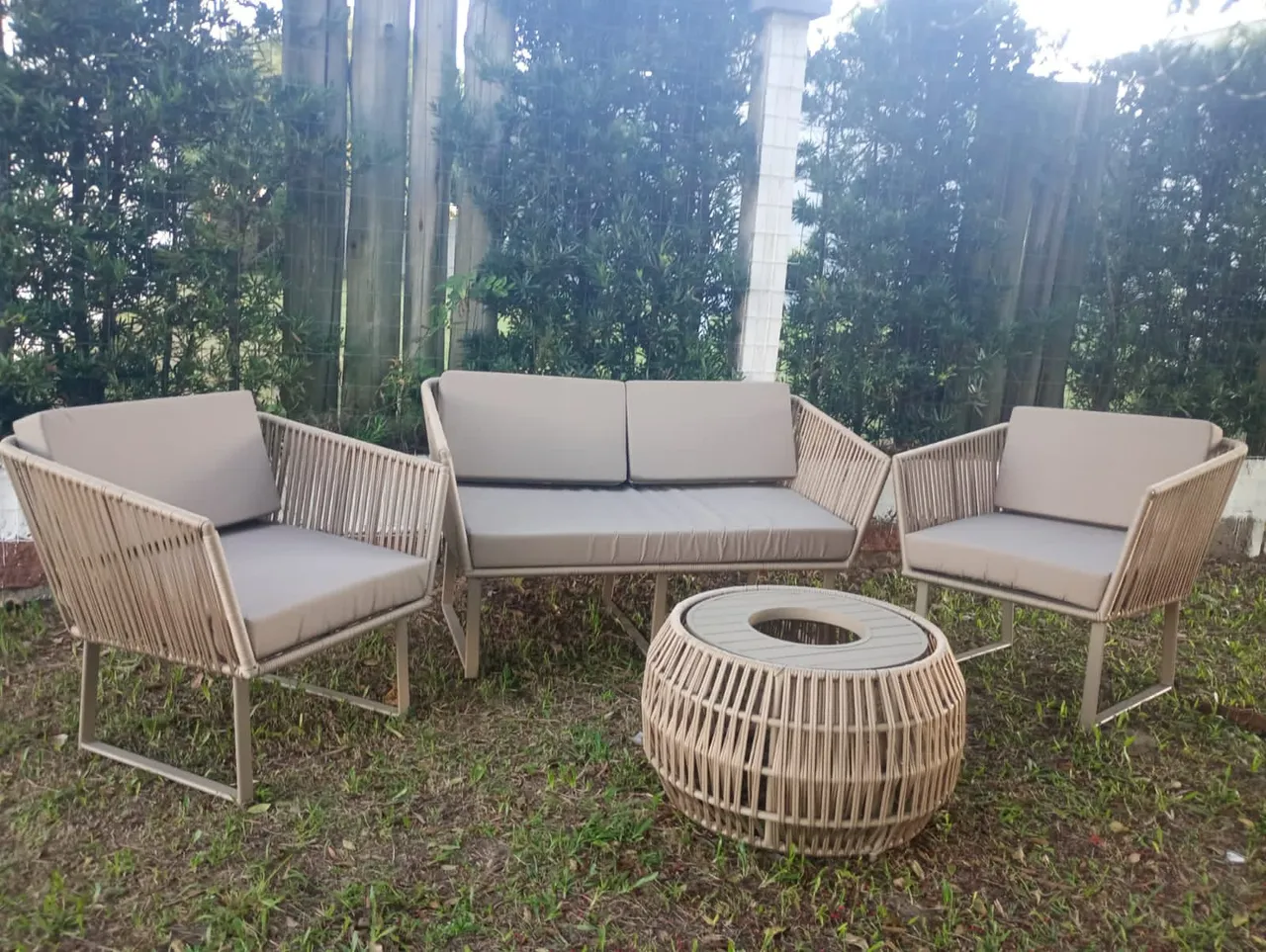 Conjunto de Sofá e Poltronas para Área Externa