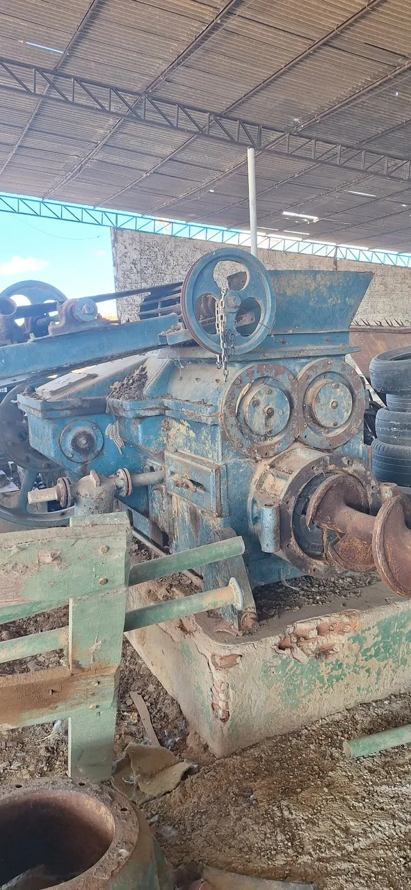 Máquina Industrial Antiga