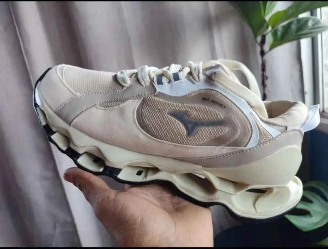 Tênis Mizuno Wave Prophecy Bege