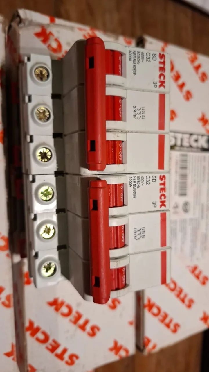 Disjuntores eletromagnéticos - Foto 2